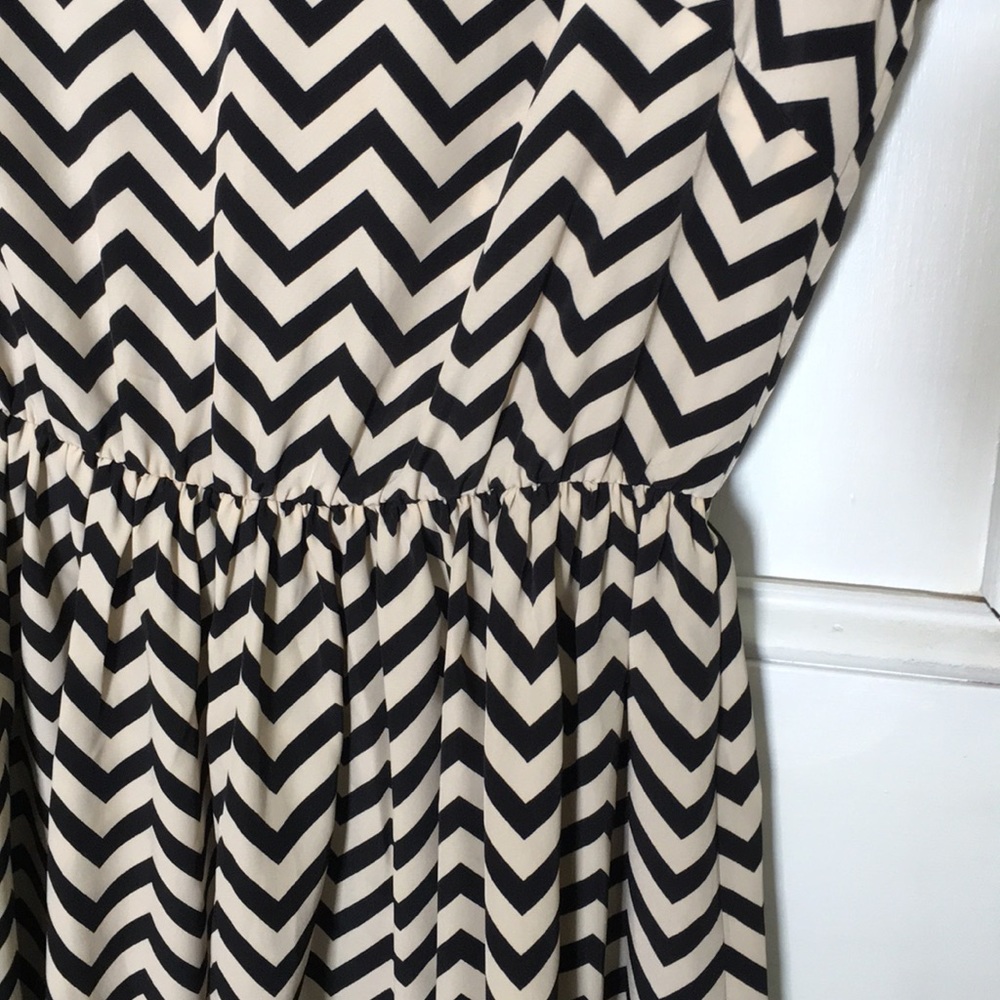 👗 NWOT Chevron Dress- super cute😍 Fun unique - Picture 8 of 8